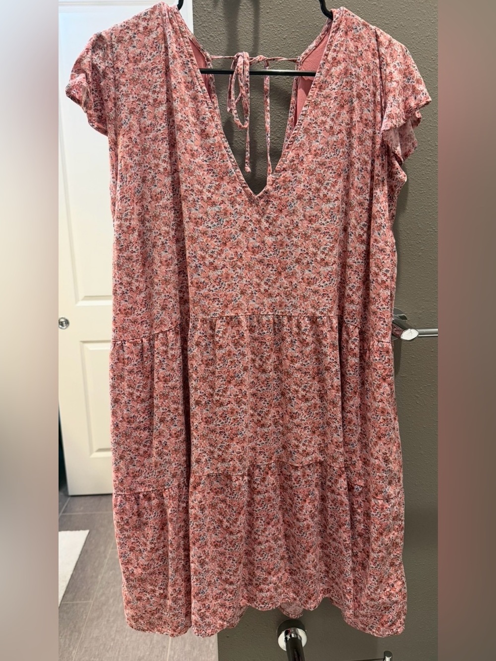 Abercrombie & Fitch Pink Floral V‑Neck Tiered Maxi Dress
